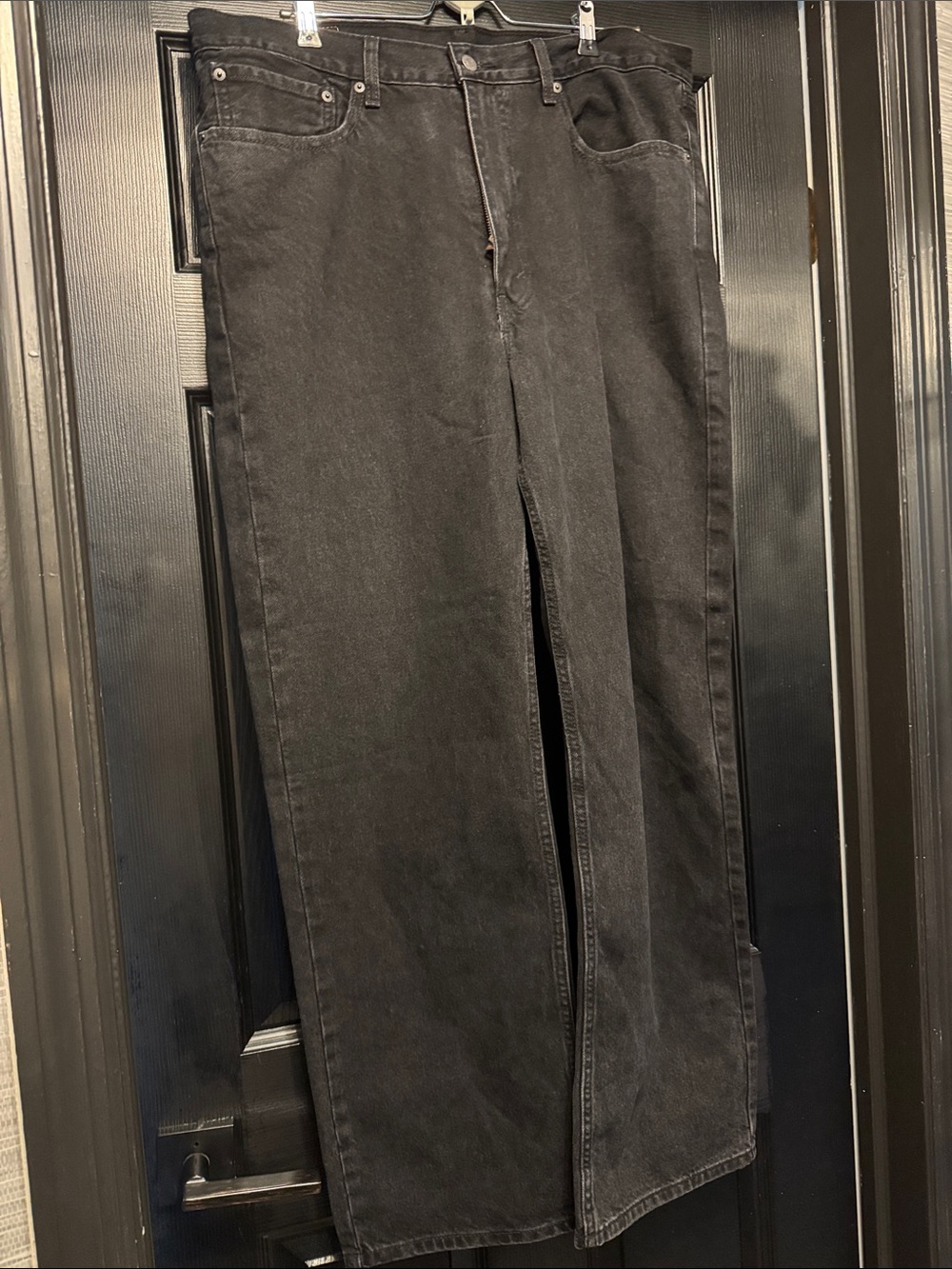 Levi's Men's Black 565 Relaxed Jeans